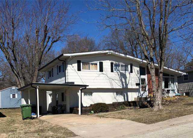 Property at 513 E 2nd St, Rolla, MO 65401, 4 beds, 1.5 baths