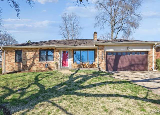 Property at 10639 Larkspur Dr, St Louis, MO 63123, 3 beds, 2 baths