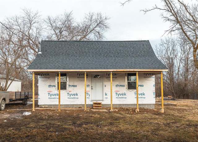Property at 308 S Frisco St, Crocker, MO 65452, 2 beds, 1 bath
