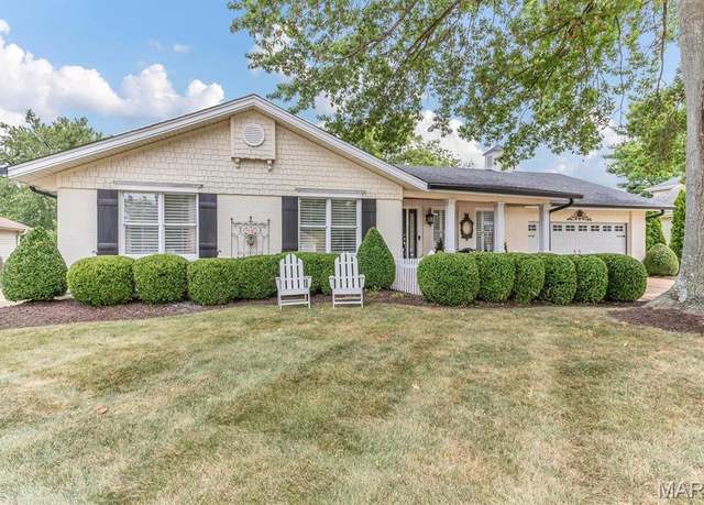 Property at 2110 Woodlet Park Dr, Chesterfield, MO 63017, 4 beds, 2 baths