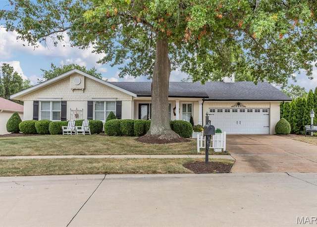 Property at 2110 Woodlet Park Dr, Chesterfield, MO 63017, 4 beds, 2 baths