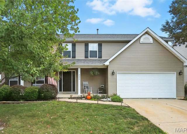 Property at 249 Ashford Oaks Dr, Wentzville, MO 63385, 4 beds, 2.5 baths