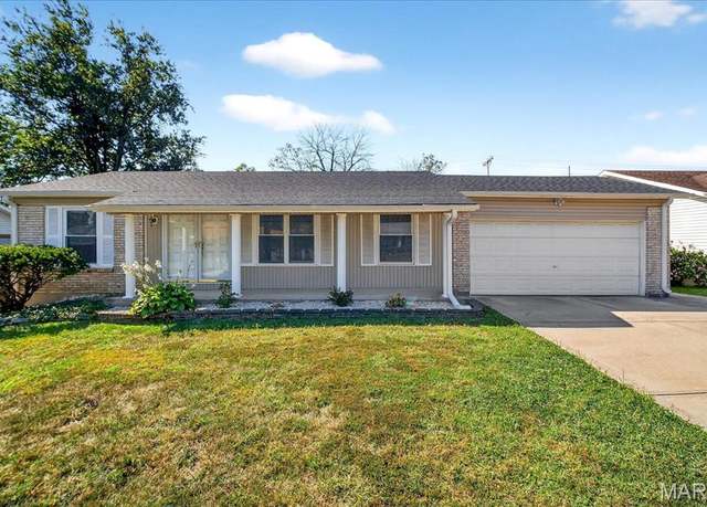 Property at 108 Bentwood Ln, St Peters, MO 63376, 4 beds, 2 baths