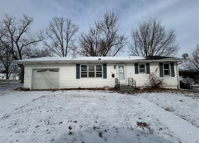 Property at 606 Cooper Ave, Paris, MO 65275, 3 beds, 1 bath