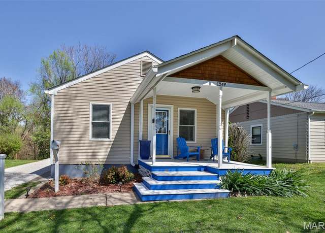 Property at 1549 Grand Ave, Edwardsville, IL 62025, 2 beds, 1 bath