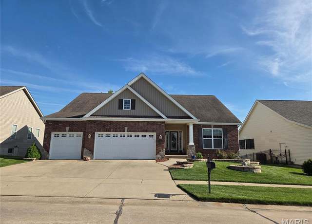 Property at 308 Pointe Loma Blvd, Lake St Louis, MO 63367, 4 beds, 3 baths