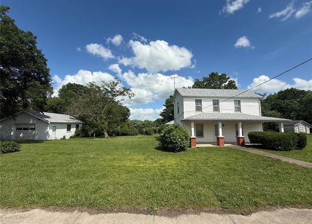 Property at 302 Lombar St, Iberia, MO 65486, 3 beds