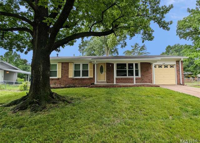 Property at 1322 Petite Dr, St Louis, MO 63138, 3 beds, 1.5 baths