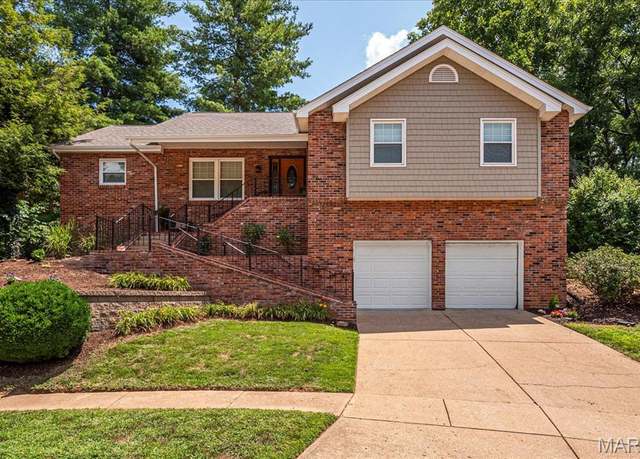 Property at 1414 Carriage Bridge Trl, Ballwin, MO 63021, 3 beds, 2.5 baths