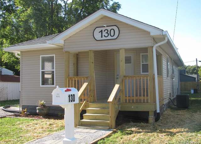 Property at 130 E Maple St, Hartford, IL 62048, 3 beds, 1 bath