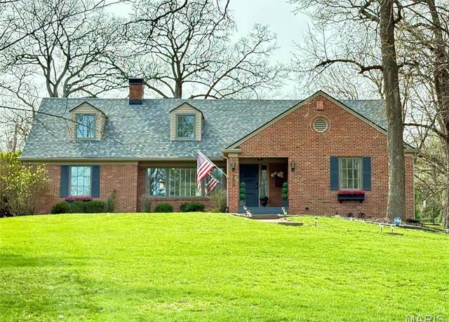 Property at 333 S Spoede Rd, St Louis, MO 63141, 5 beds, 4 baths