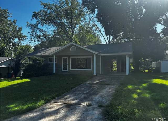 Property at 1412 Windward Ridge Dr, St Louis, MO 63127, 3 beds, 1.5 baths