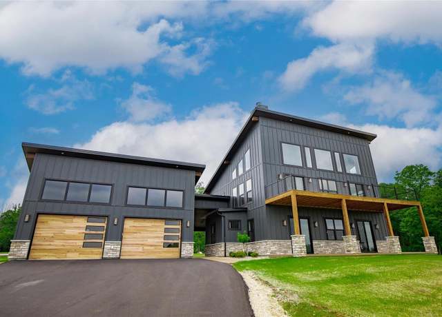 Property at 2813 Tyrol Ridge Dr, Innsbrook, MO 63390, 4 beds, 3.5 baths