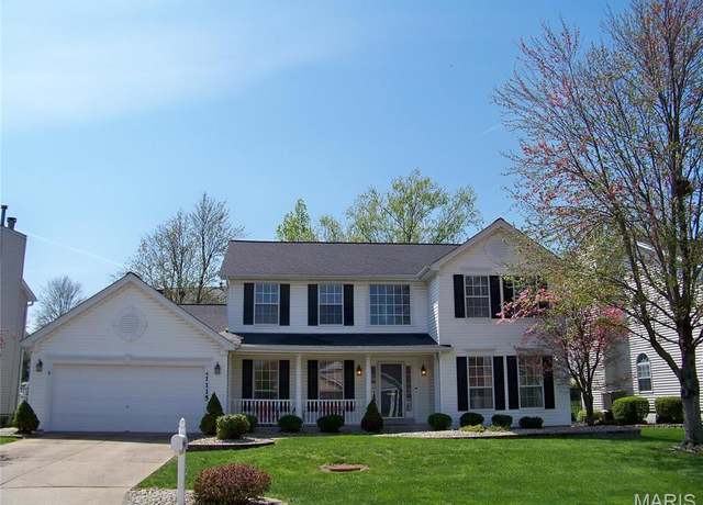 Property at 1115 Wildflower Ln, St Charles, MO 63304, 4 beds, 2.5 baths