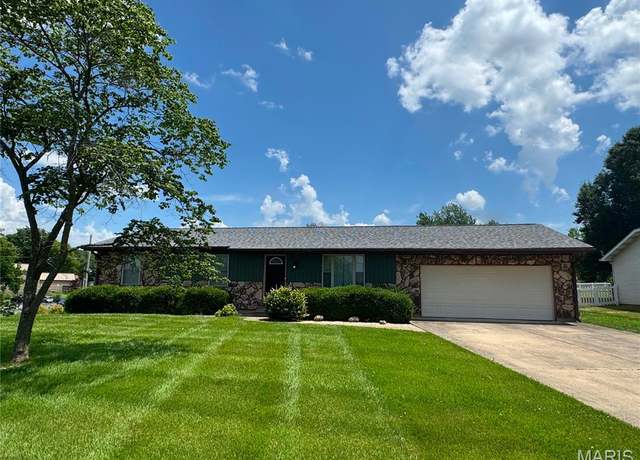 Property at 4136 Lebanon Ave, Shiloh, IL 62221, 3 beds, 3 baths