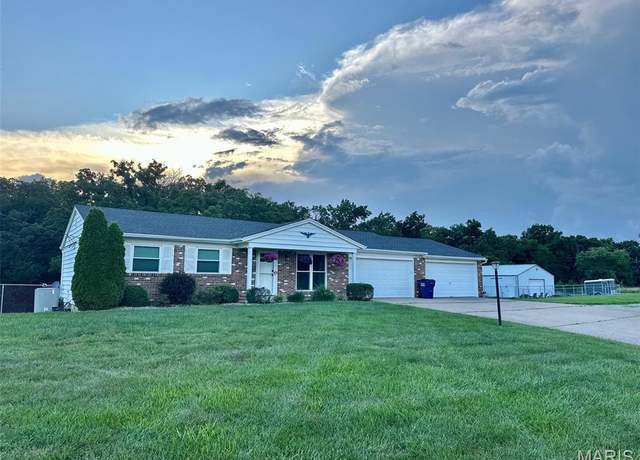 Property at 1823 S Point Prairie Rd, Wentzville, MO 63385, 3 beds, 1.5 baths