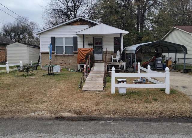 Property at 911 N Main St, Kennett, MO 63857, 2 beds, 1 bath