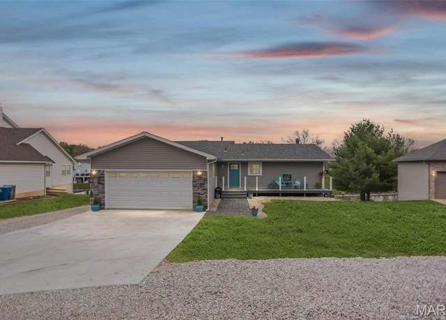 Property at 1366 Biscay Dr, Edwardsville, IL 62025, 4 beds, 3 baths