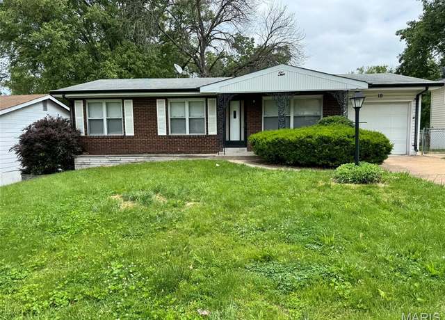 Property at 10 Lennox Ter, Maryland Heights, MO 63043, 3 beds, 2 baths