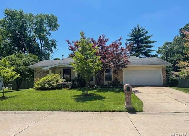 Property at 4 Spring Leaf Ct, St Peters, MO 63376, 3 beds, 2 baths