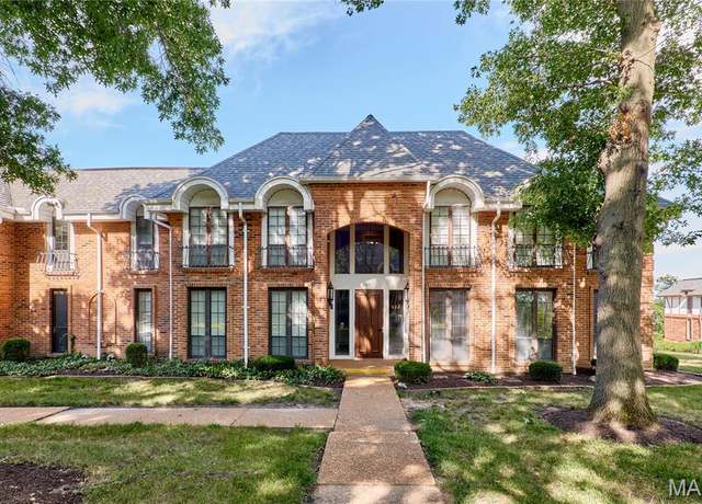 Property at 922 Claytonbrook Dr #2, Ballwin, MO 63011, 2 beds, 2 baths