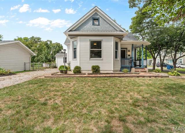 Property at 301 Park St, Troy, IL 62294, 4 beds, 3 baths