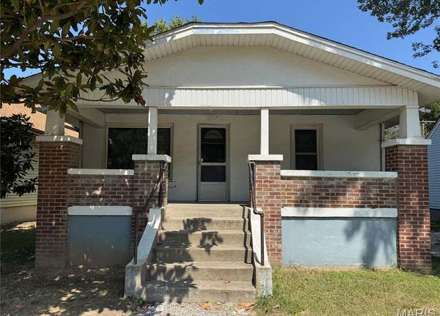 Property at 1114 William St, Cape Girardeau, MO 63703, 2 beds, 1 bath