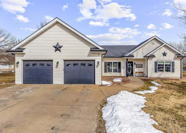 Property at 25 Elk Dr, Farmington, MO 63640, 3 beds, 2 baths