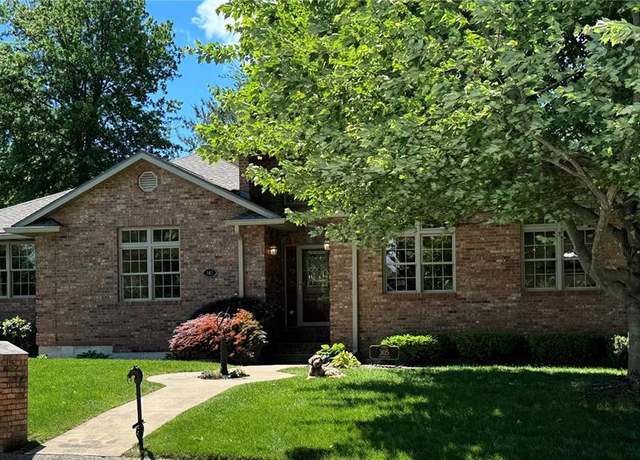 Property at 305 Linnwood Dr, Palmyra, MO 63461, 4 beds, 3 baths