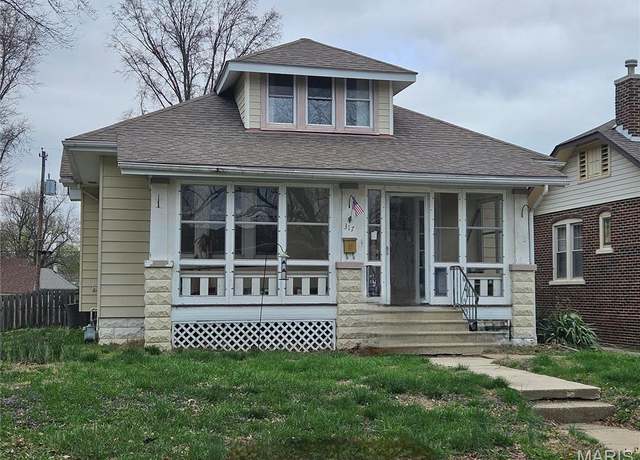 Property at 317 N 37th St, Belleville, IL 62226, 3 beds, 1.5 baths