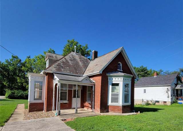 Property at 216 E Walton St, Warrenton, MO 63383, 3 beds, 2 baths