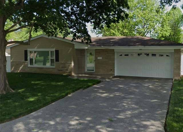 Property at 29 Cranbrook Dr, Belleville, IL 62226, 3 beds, 2 baths
