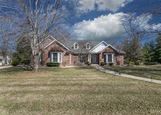 Property at 10 Dunbridge Ct, Glen Carbon, IL 62034, 3 beds, 3.5 baths