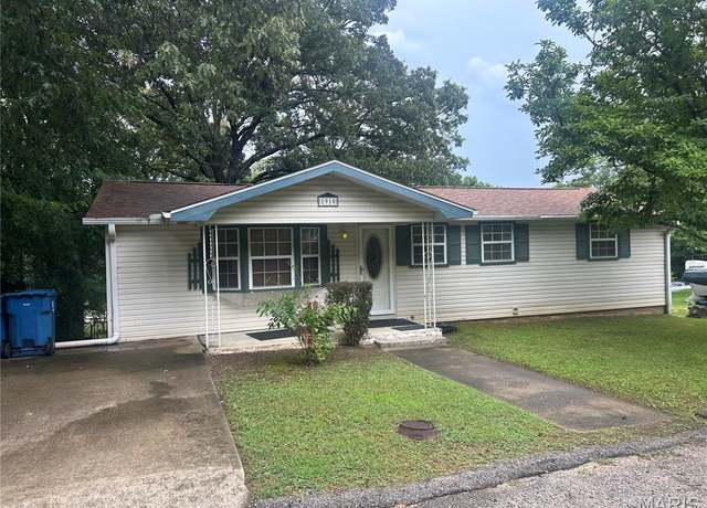 Property at 1910 Wallace, Poplar Bluff, MO 63901, 4 beds, 1.5 baths