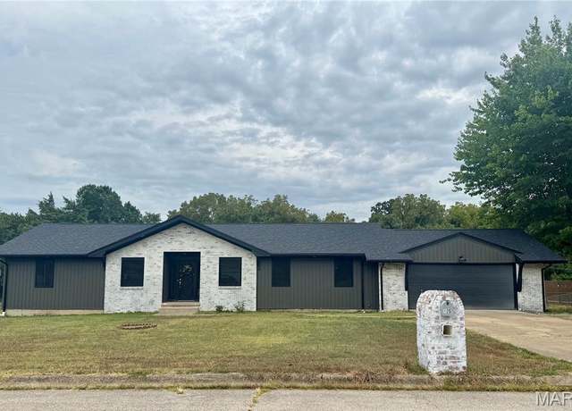 Property at 605 Hunters Creek Dr, Lebanon, MO 65536, 5 beds, 3 baths