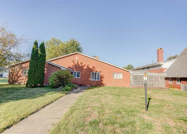 Property at 304 S Putnam, Bunker Hill, IL 62014, 3 beds, 3 baths