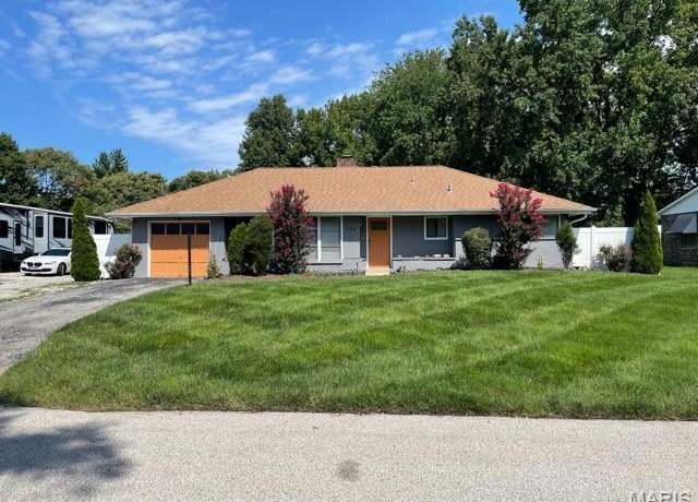 Property at 725 Valencia Ave, St Louis, MO 63138, 3 beds, 1 bath
