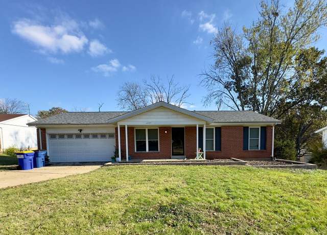 Property at 4104 Hanshire Dr, St Louis, MO 63129, 3 beds, 2 baths