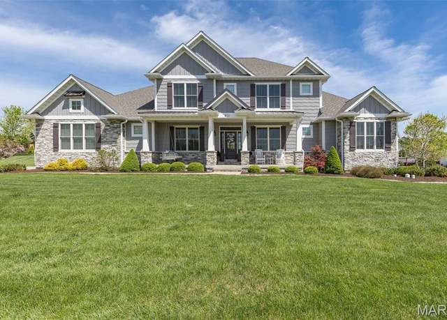 Property at 802 Valley Brook Dr, Farmington, MO 63640, 5 beds, 4.5 baths