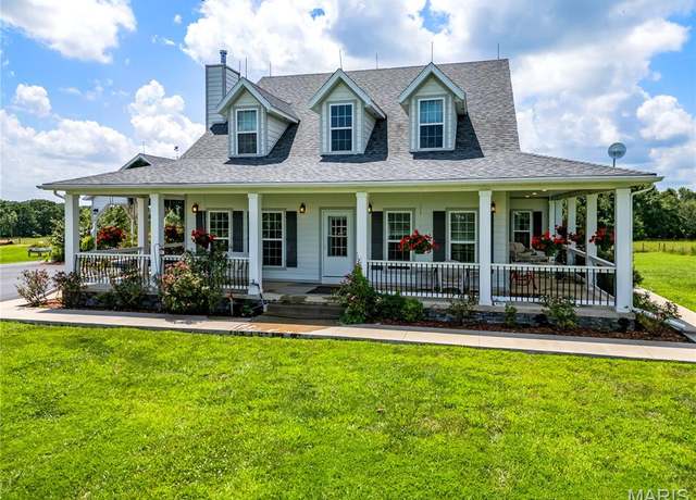 Property at 17305 Riverside Rd, Crocker, MO 65452, 4 beds, 4 baths