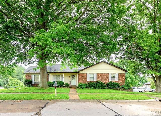 Property at 6048 La Chateau Ct, St Louis, MO 63129, 4 beds, 2 baths