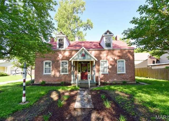 Property at 606 Washington St, Hermann, MO 65041, 5 beds, 3 baths