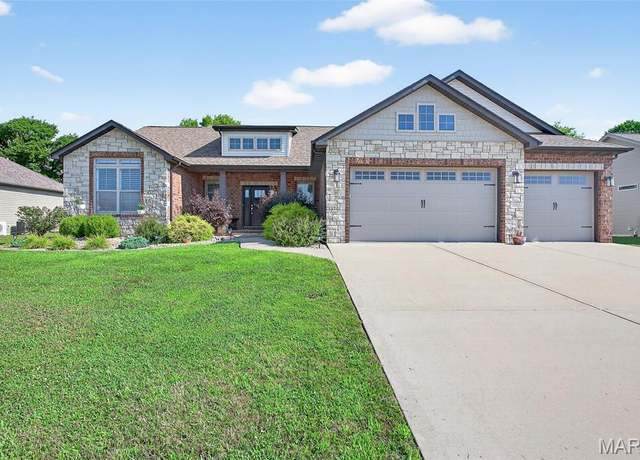 Property at 8035 Radcliffe Pl, Troy, IL 62294, 5 beds, 3 baths
