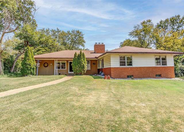 Property at 1 Debby Ln, Belleville, IL 62223, 3 beds, 3 baths