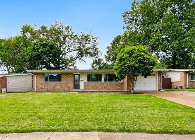Property at 1515 Bay Meadows Dr, Florissant, MO 63033, 3 beds, 2.5 baths