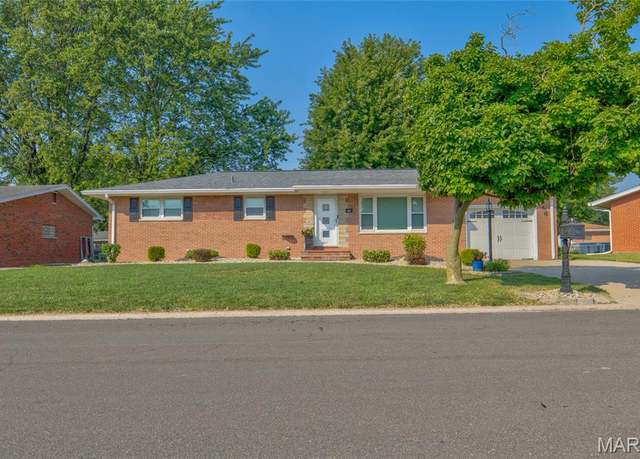Property at 79 Kendall Dr, Wood River, IL 62095, 3 beds, 1 bath