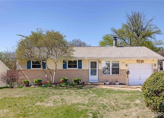 Property at 890 Tyson Dr, Florissant, MO 63031, 3 beds, 1 bath