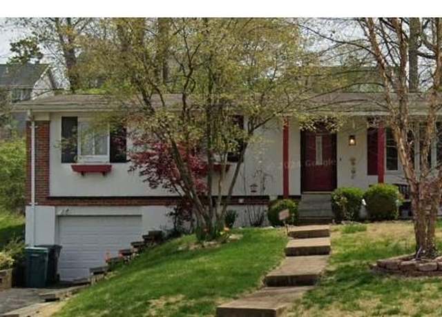 Property at 540 Hickory Hollow Ln, St Louis, MO 63122, 3 beds, 2.5 baths