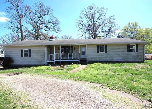 Property at 1730 W Liberty St, Farmington, MO 63640, 3 beds, 2 baths