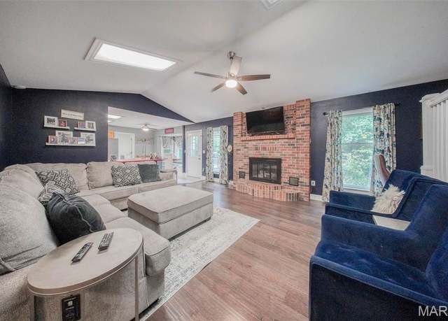 Property at 1708 Line Ave, Rolla, MO 65401, 3 beds, 3 baths